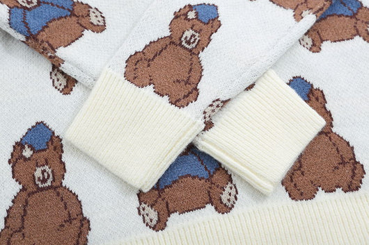 Suéter Cuello Redondo con Estampado de Oso Versátil - Image 11