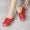 Sandalia Cuña Slip-On con Punta Abierta para Mujer