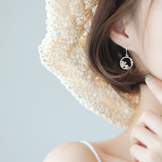 Aretes de Plata Pura Flor de Cerezo - Diseño Coreano Elegante y Minimalista