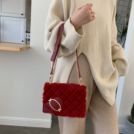 Bolso Mensajero Acolchado de Lujo para Mujer con Cadena Dorada - Image 6