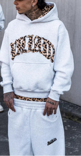 Sudadera Unisex con Estampado de Leopardo y Bordado de Letras - Estilo Casual Urbano - Image 11
