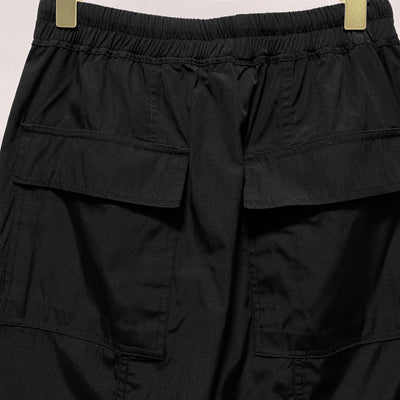 Shorts Harem Motociclista Negro con Bolsillos de Cierre para Hombre - Image 3