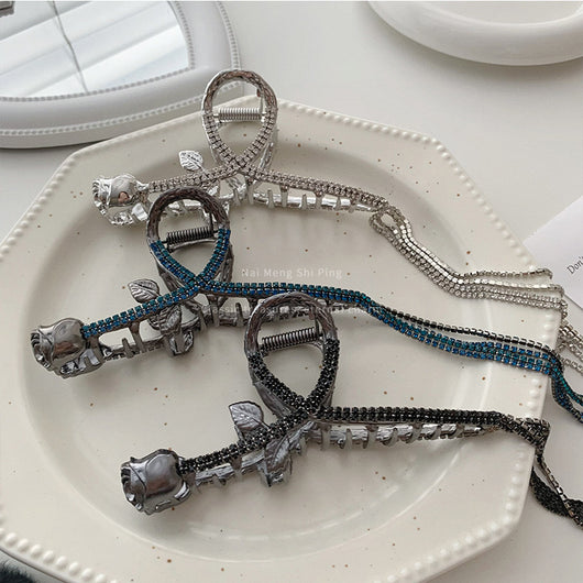 Pinza Metálica para Cabello con Cadena de Borlas - Image 11
