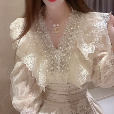 Blusa Artesanal de Encaje Multicapa con Perlas - Colección Primera Historia