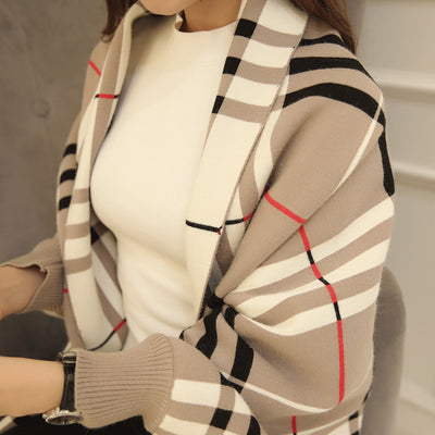 Capa Poncho Escocés con Borlas - Abrigo Elegante para Mujer - Image 16