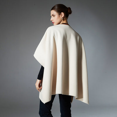 Chal Cruzado de Cuero Crema para Otoño e Invierno - Image 3