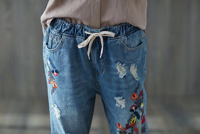 Jeans Cropped Rotos con Bordado Artístico y Cintura Elástica - Image 8