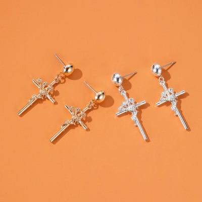 Aretes de Rosa Tridimensional con Relieve en Relieve - Image 7