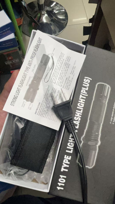 Linterna Táctica de Alta Intensidad para Defensa Personal - Image 12