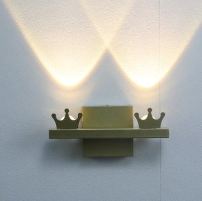 Lámpara de Pared Dorada Crown - Iluminación Elegante para Dormitorio, Sala y Pasillos - Image 12