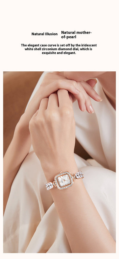 Reloj de Cuarzo Dorado con Cristales y Esfera Cuadrada Pequeña - Image 15