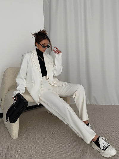 Saco Blazer Blanco Tridimensional Elegante y Moderno - Image 11