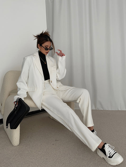 Saco Blazer Blanco Tridimensional Elegante y Moderno - Image 11