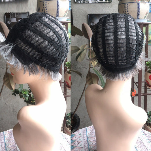 Peluca Corta Rizada Gris para Mujeres Maduras - Image 2