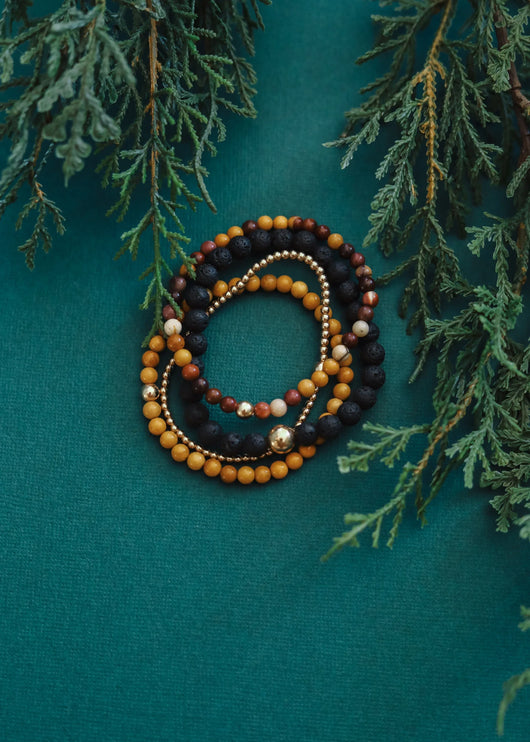 Pulseira elástica de Jaspe Mookaite Dourado Delicado + Ouro 14K