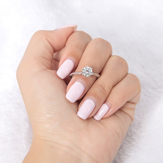 Anillo de Moissanita de 1 Quilate con Seis Puntas en Plata 925 y Baño de Oro 18k - Image 17