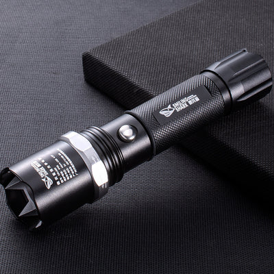 Linterna LED Recargable con Enfoque Ajustable en Aleación de Aluminio - Image 15