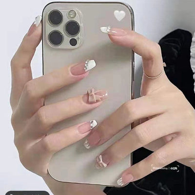 Parches de Uñas con Cadenas de Diamantes y Moños - Image 3
