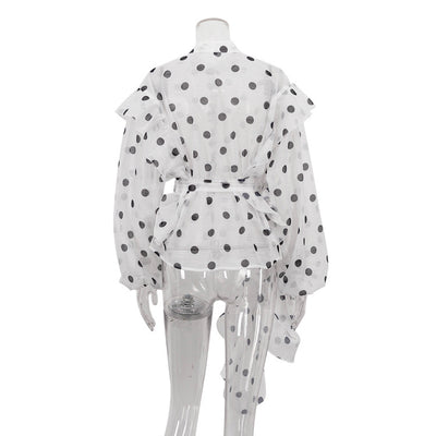 Blusa Elegante con Cuello Alto, Encaje y Lunares - Image 4