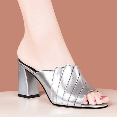 Sandalias de Cuero para Mujer con Tacón Grueso y Punta Abierta - Image 9