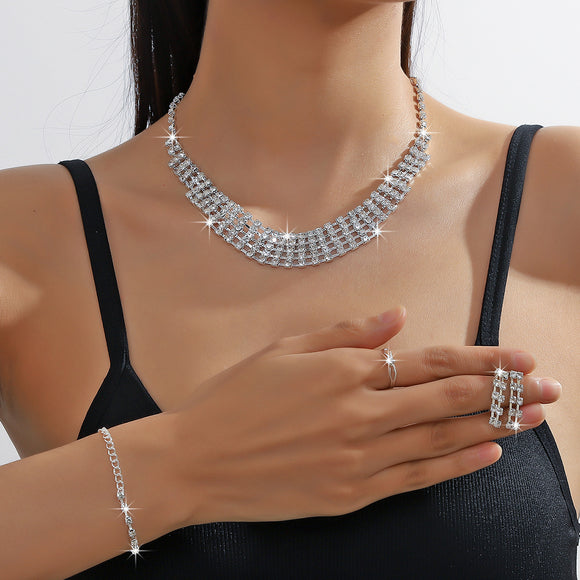 Conjunto de 4 Piezas: Collar, Pulsera, Aretes y Anillo con Diseño de Garra