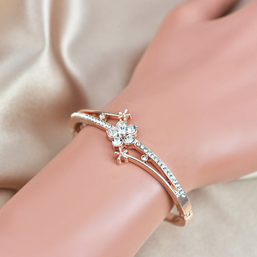 Reloj de Cuarzo Lujo con Diamantes y Pulsera Doble Capa - Set 2 Piezas - Image 18