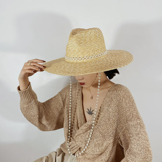 Sombrero de Paja Jazz con Cadena de Perlas y Ala Ancha para Playa
