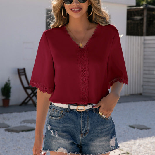 Blusa V-Escote Minimalista con Detalles de Encaje - Image 11