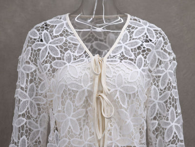 Vestido Bandage Elegante con Encaje Floral Calado y Bordado - Image 17