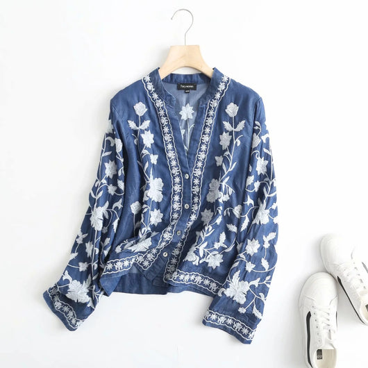 Camisa Denim de Algodón Tencel con Cuello V y Bordados para Mujer - Image 10