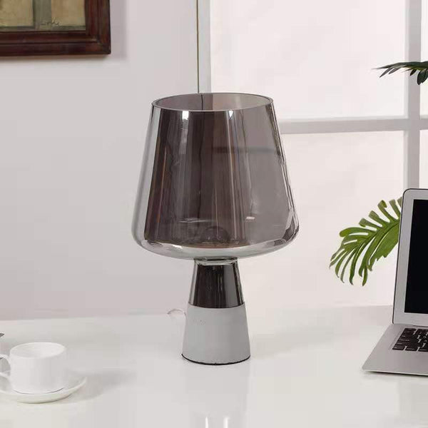 Lámpara de Mesa Minimalista Nórdica con Base de Cemento y Pantalla de Vidrio - Image 6