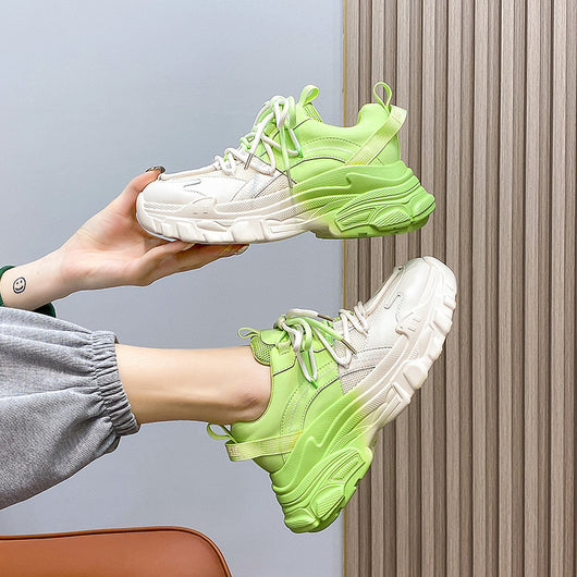 Tenis Deportivos con Gradiente Verde Contraste - Image 11