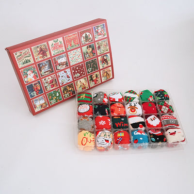 Set de 12 Medias Navideñas Premium en Caja Regalo - Image 18