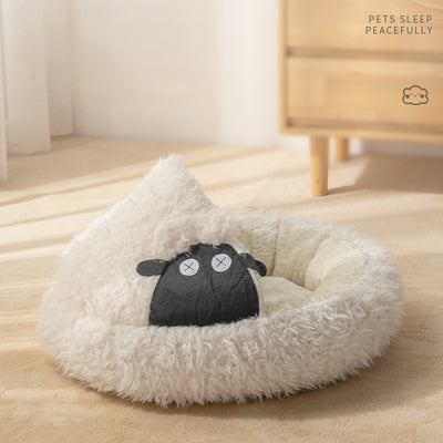 Cama Cueva para Gatos en Forma de Oveja - Cálida y Cerrada para Invierno - Image 2