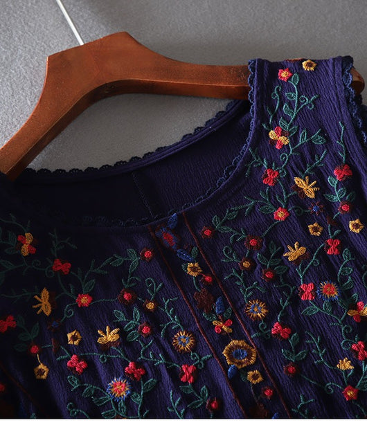 Blusa Retro Holgada con Bordado Floral - Image 24