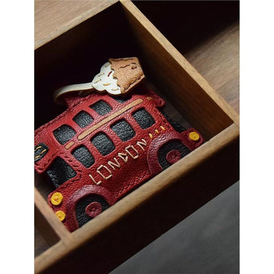 Adornos Artesanales para Bolsos de Diseño - Image 6