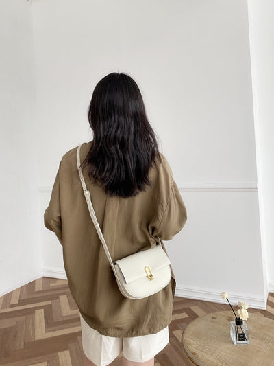 Bolso Bandolera de Cuero Vacuno con Diseño Exclusivo y Cierre de Seguridad - Image 31
