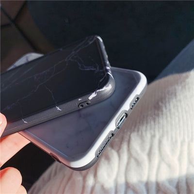 Funda Protectora Antigolpes con Patrón Mármol para Celular - Image 4