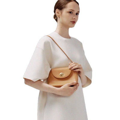 Bolso Bandolera de Cuero Grabado Textura Litchi - Versátil y Elegante - Image 4