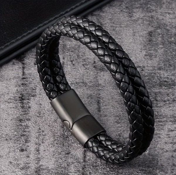 Pulsera de Cuero Multicapa con Aleación para Hombre - Diseño Negro Elegante