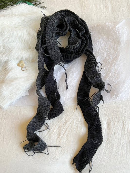Bufanda Tejida con Borlas Irregulares - Diseño Artesanal Elegante - Image 2