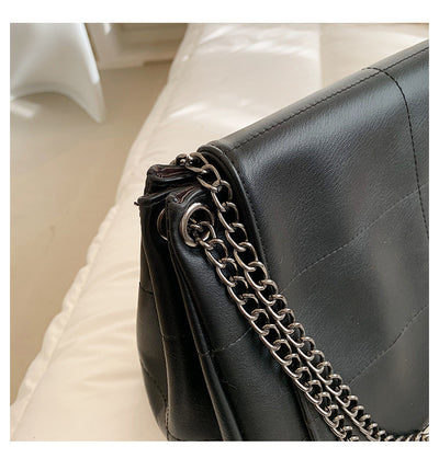 Bolso de Hombro en Cuero Suave con Detalles Bordados - Image 6