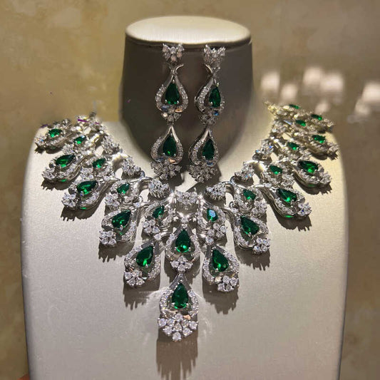 Juego de Collar y Aretes de Circón Verde para Noche