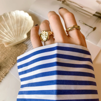 Anillo Elegante de Diseño Moderno - Image 2