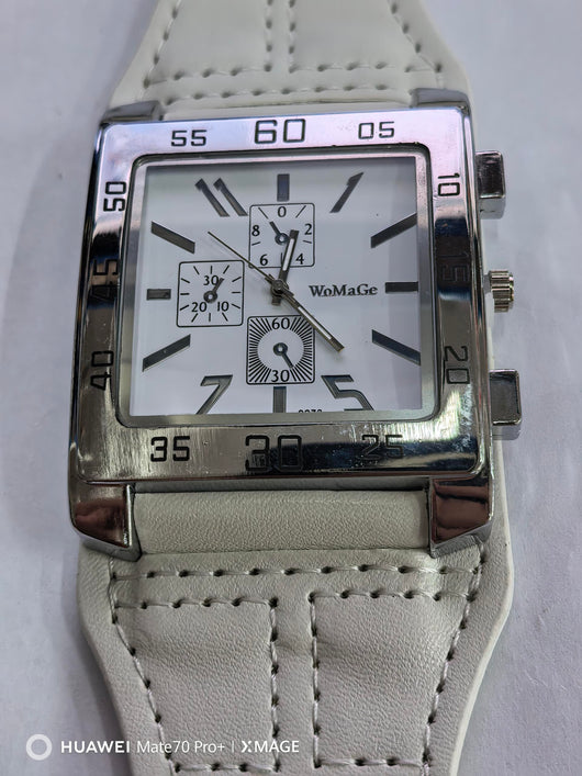 Reloj Deportivo Militar Cuadrado de Acero - Image 6