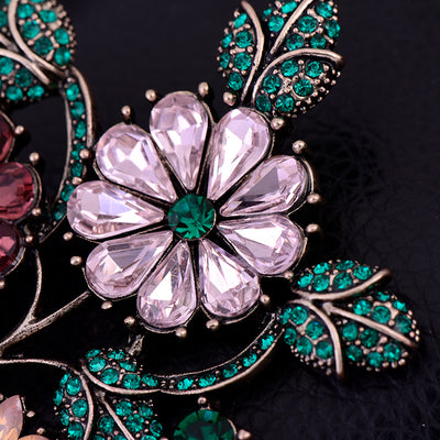 Broche Vintage Floral con Cristales de Imitación - Diseño Dorado y Verde - Image 10