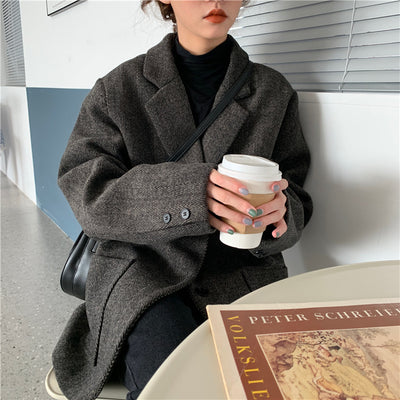 Traje de Lana Corto y Ajustado - Image 10