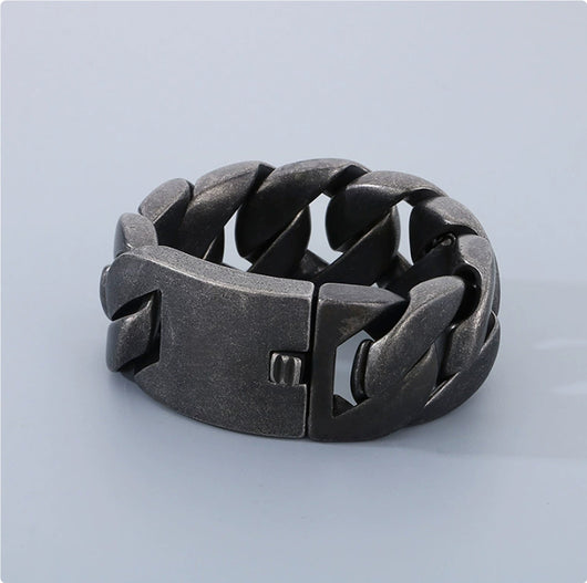 Pulsera de Acero Titanio Chapada en Oro para Hombre - Diseño Texturizado y Elegante - Image 9