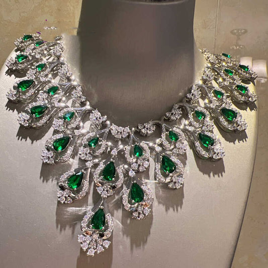 Juego de Collar y Aretes de Circón Verde para Noche - Image 2