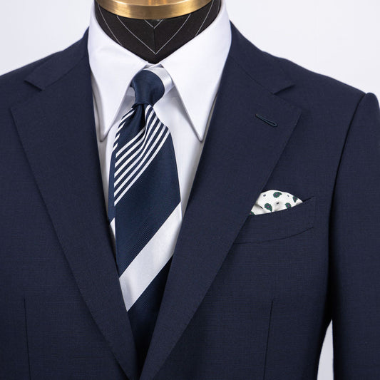 Corbata Minimalista Casual para Hombre con Contraste en Twill